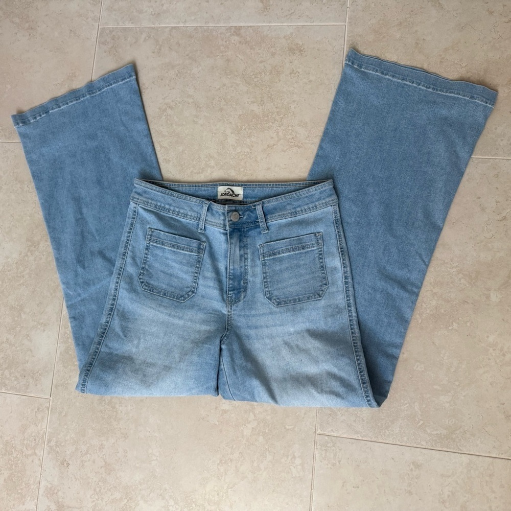 Jordache Women’s Wide-Leg Jeans – Size 8 – Light Wash Denim - Picture 7 of 12
